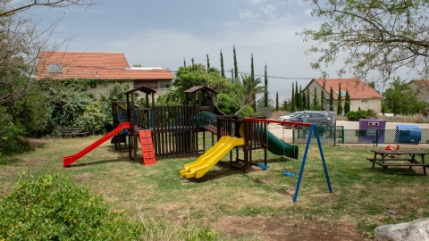 גן משחקים.jpg
