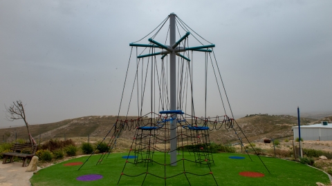 גן משחקים1.jpg